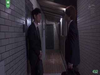 水果派解说小阿姨武藤绫香难逃年轻小肉棒