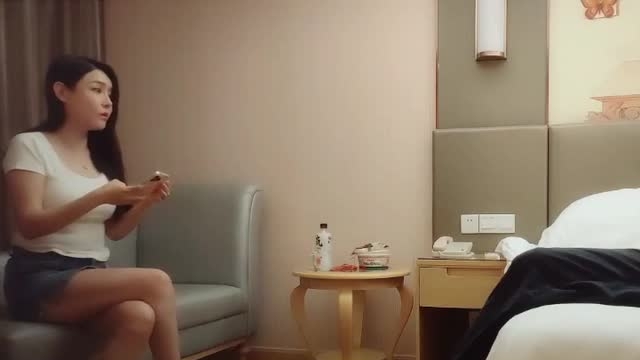 深夜再约外围肉感身材美腿